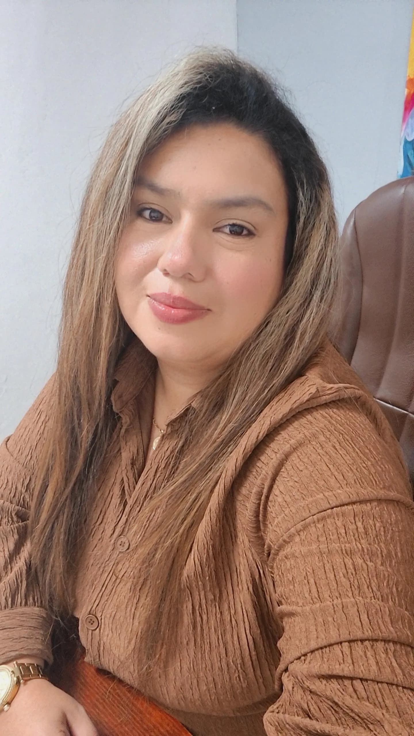 Licda. Idalia Arcia trabajando en su oficina